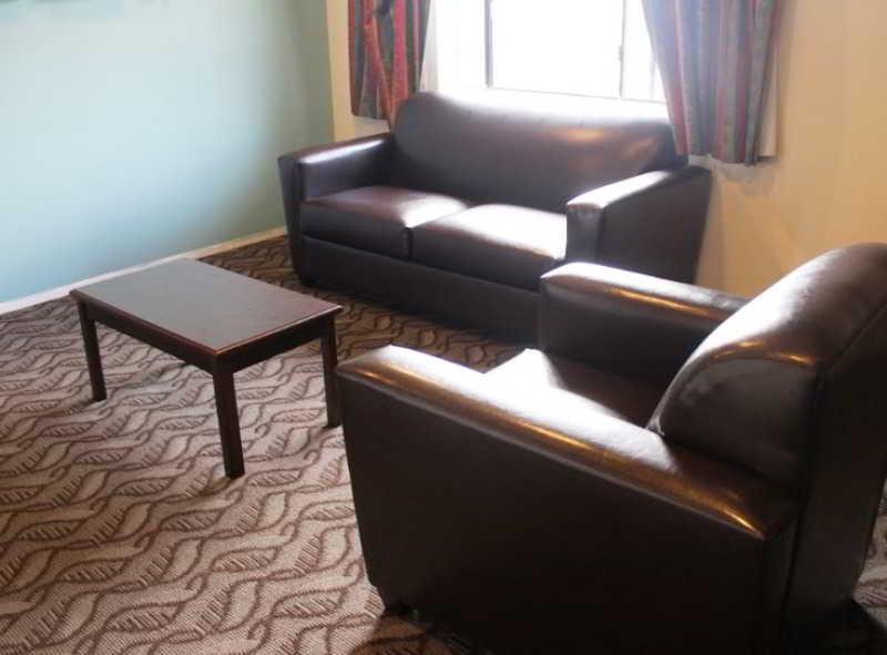 Rodeway Inn & Suites Инглвуд Экстерьер фото
