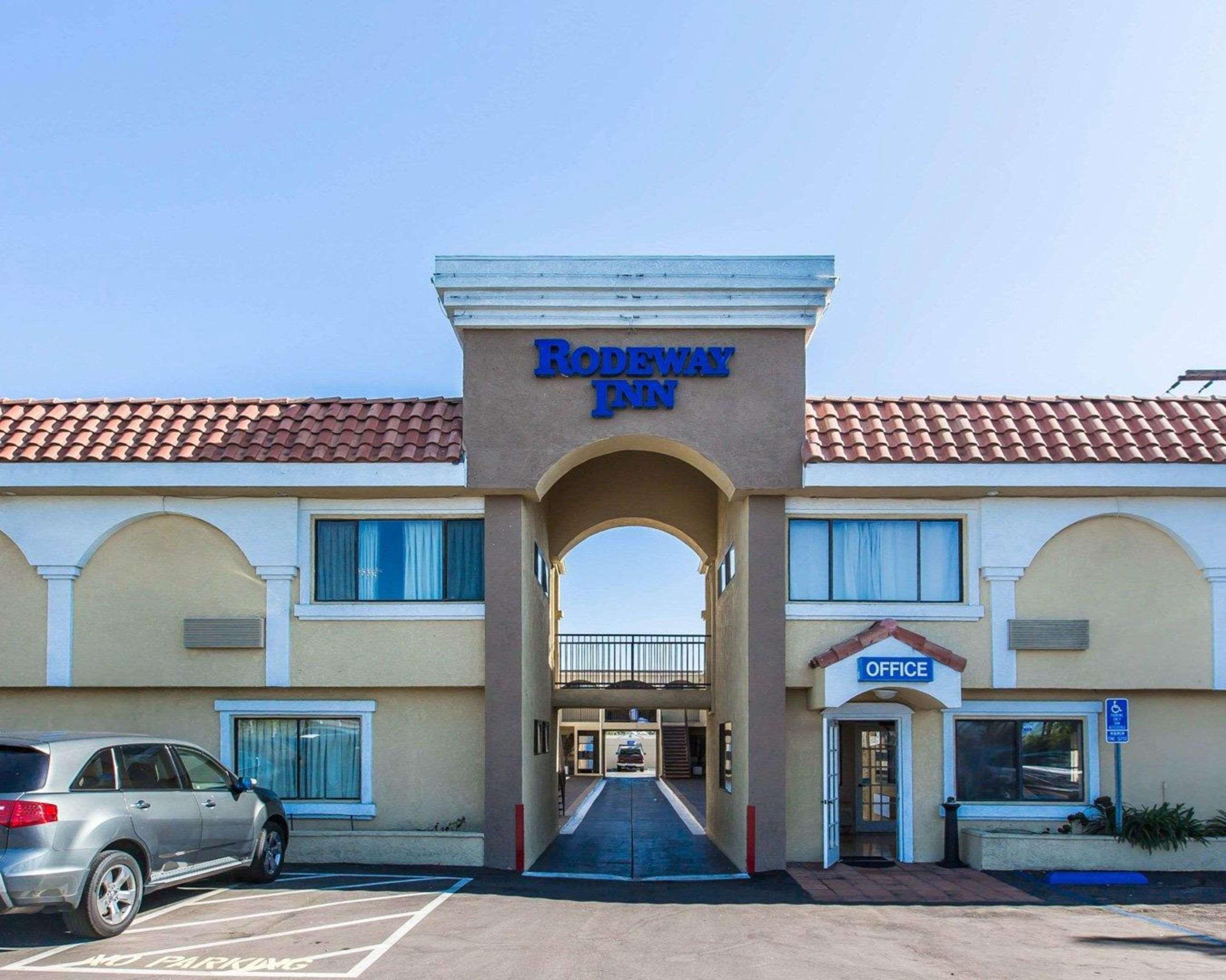 Rodeway Inn & Suites Инглвуд Экстерьер фото