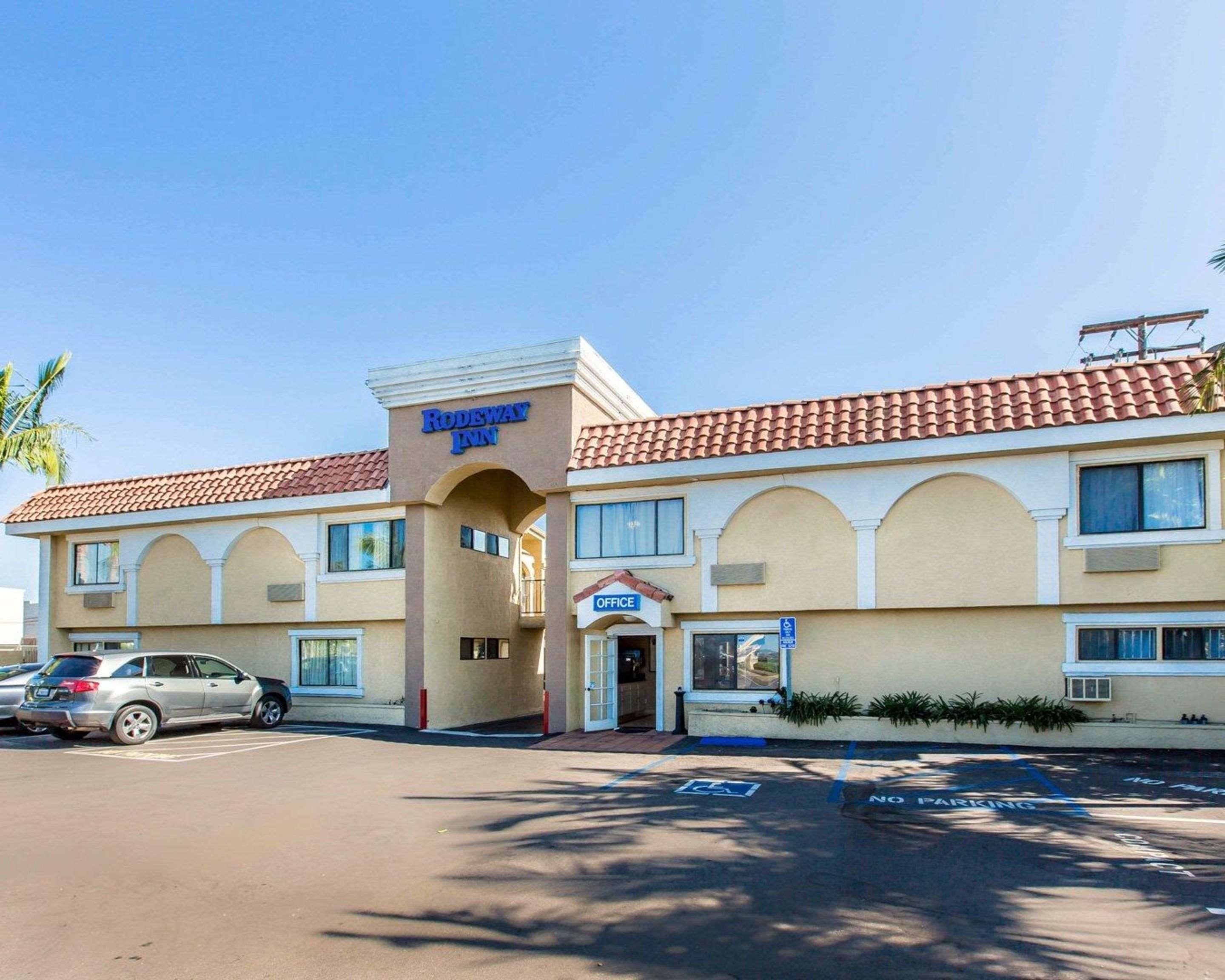 Rodeway Inn & Suites Инглвуд Экстерьер фото